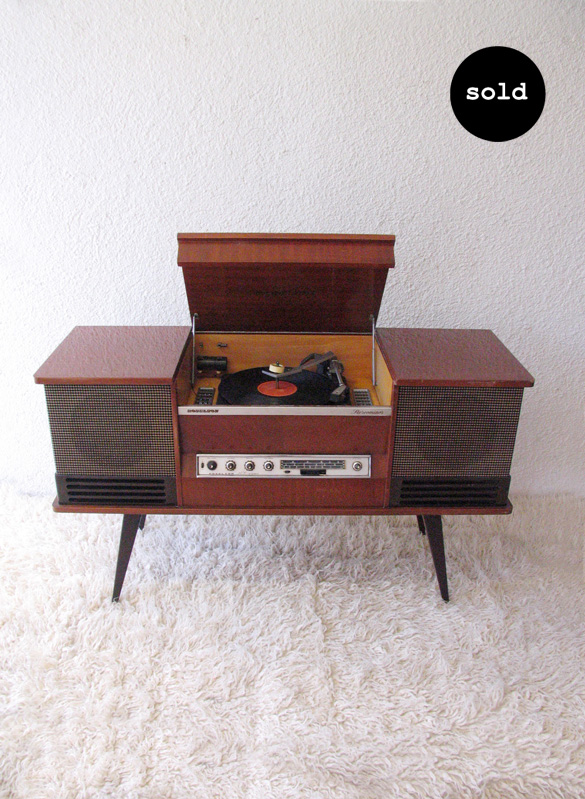 mueble con tocadiscos - Va de Vintage