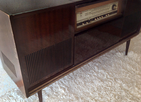 Mueble tocadiscos antiguo Grundig. Aparador antiguo tocadiscos, magnetofono  antiguo, radio antigua.